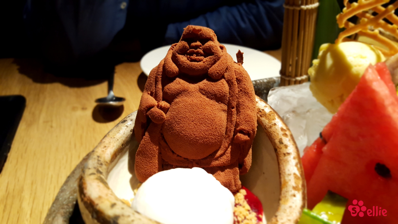 13. May 2018 20:04 | ROKA dessert platter